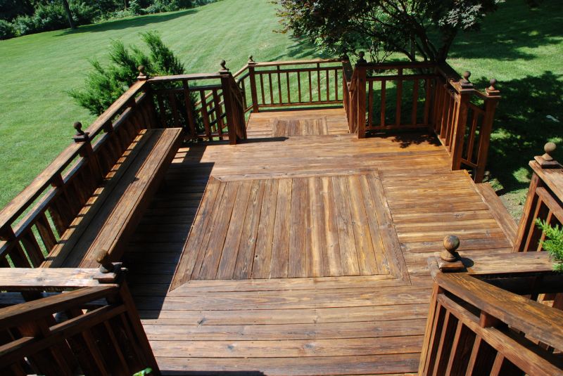 Traditional Deck Style